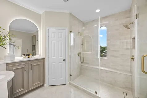 2086 Brentwood Drive Houston TX 77019
