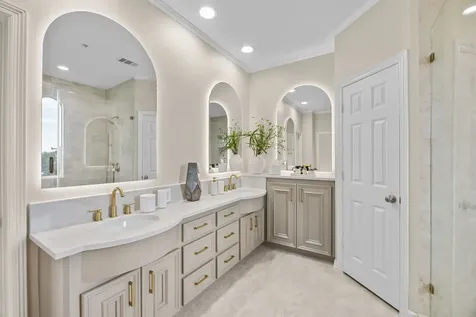 2086 Brentwood Drive Houston TX 77019