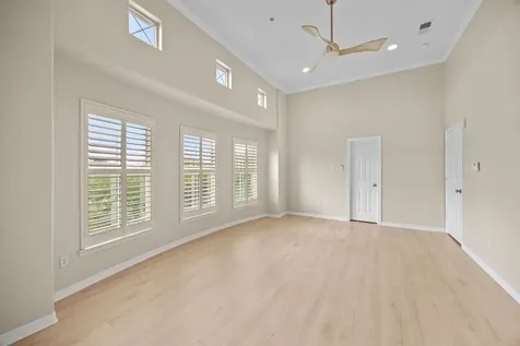2086 Brentwood Drive Houston TX 77019