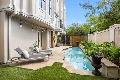 2086 Brentwood Drive Houston TX 77019