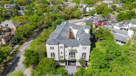 2086 Brentwood Drive Houston TX 77019