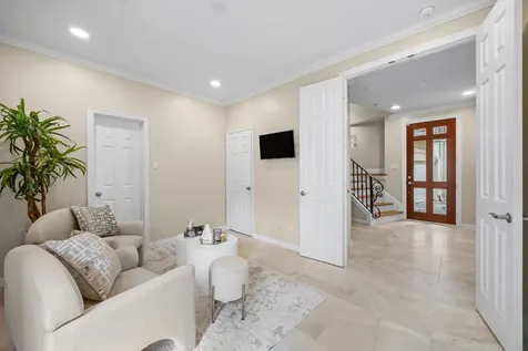 2086 Brentwood Drive Houston TX 77019