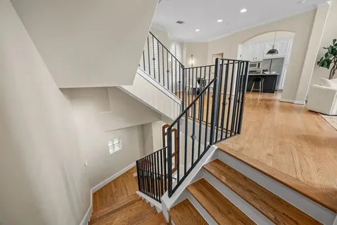 2086 Brentwood Drive Houston TX 77019