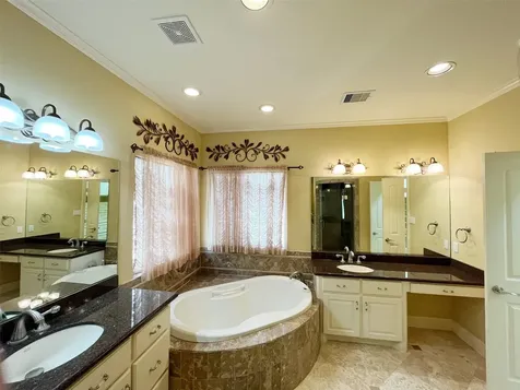 5455 Hidalgo Street Houston TX 77056