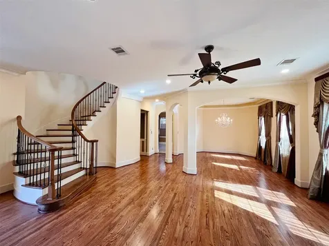 5455 Hidalgo Street Houston TX 77056