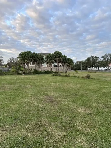 2 Shoreacres Circle Shoreacres TX 77571