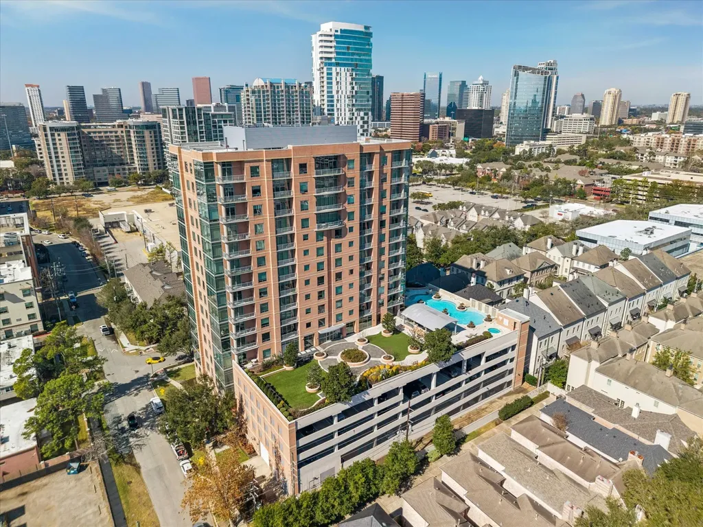 2207 Bancroft Street 1606 Houston TX 77027