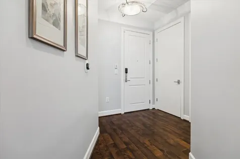 2207 Bancroft Street 1606 Houston TX 77027