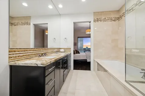 2207 Bancroft Street 1606 Houston TX 77027