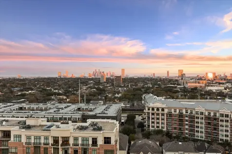 2207 Bancroft Street 1606 Houston TX 77027