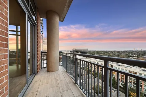 2207 Bancroft Street 1606 Houston TX 77027