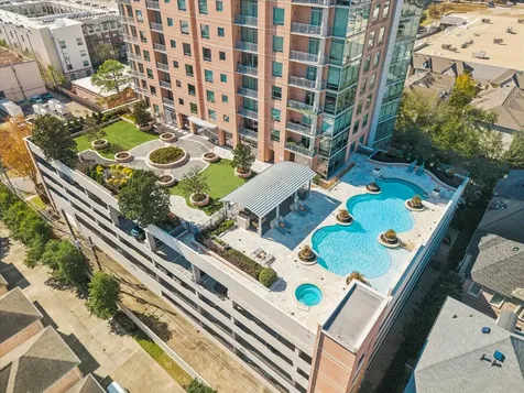 2207 Bancroft Street 1606 Houston TX 77027