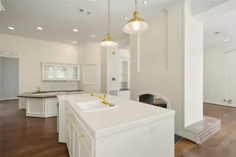 5607 Walnut Point Drive Houston TX 77345