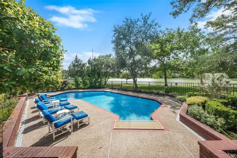 5607 Walnut Point Drive Houston TX 77345