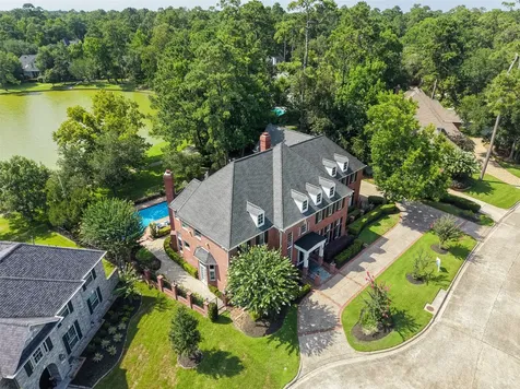 5607 Walnut Point Drive Houston TX 77345