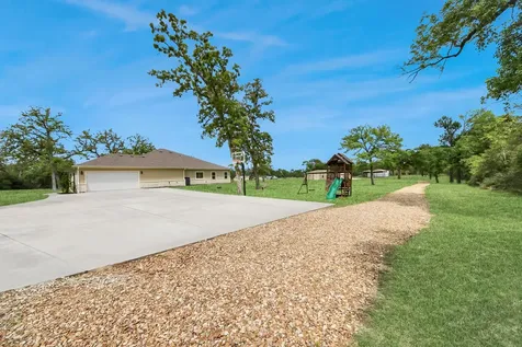 460 High Meadows Road Bellville TX 77418