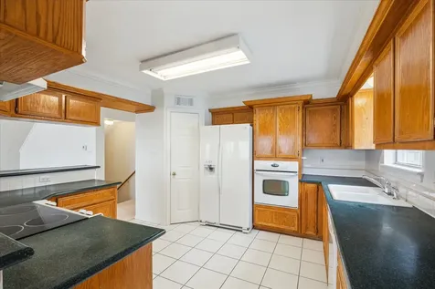 151 Tamana Drive Tiki Island TX 77554