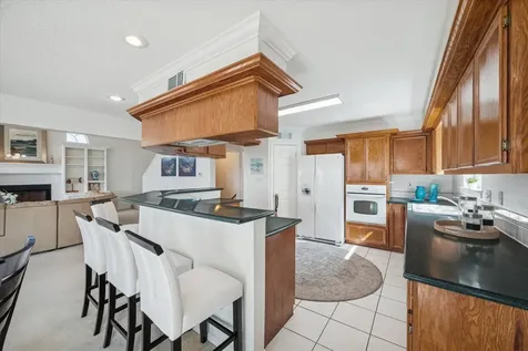151 Tamana Drive Tiki Island TX 77554