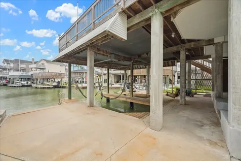 151 Tamana Drive Tiki Island TX 77554