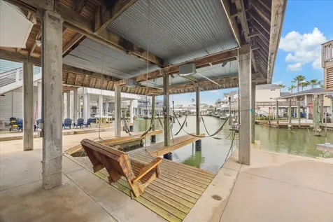 151 Tamana Drive Tiki Island TX 77554