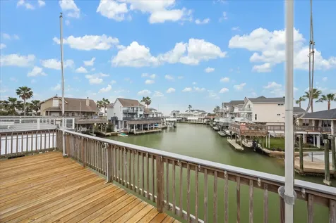 151 Tamana Drive Tiki Island TX 77554