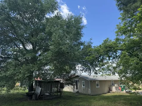 709 Sabine Street Brenham TX 77833