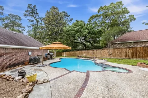 30 Royal Dalton Circle Conroe TX 77304
