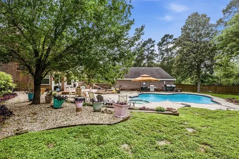 30 Royal Dalton Circle Conroe TX 77304