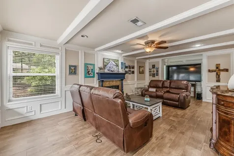 30 Royal Dalton Circle Conroe TX 77304
