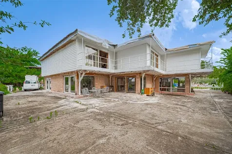 5 Briar Dale Court Houston TX 77027