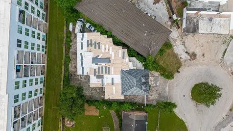 5 Briar Dale Court Houston TX 77027