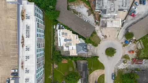 5 Briar Dale Court Houston TX 77027
