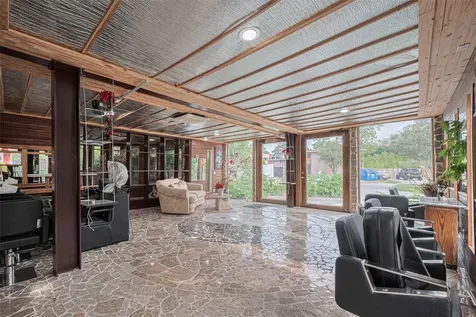 5 Briar Dale Court Houston TX 77027
