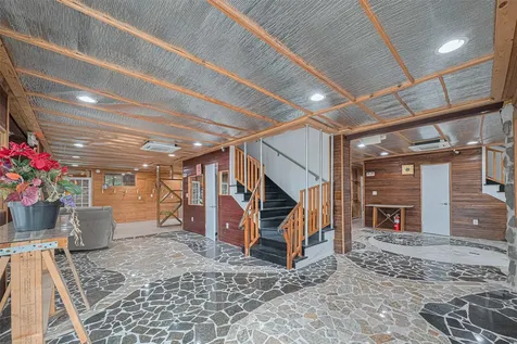 5 Briar Dale Court Houston TX 77027