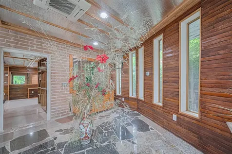 5 Briar Dale Court Houston TX 77027