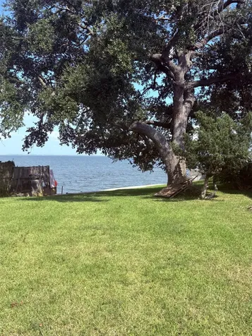 6 Pine Bluff Street La Porte TX 77571