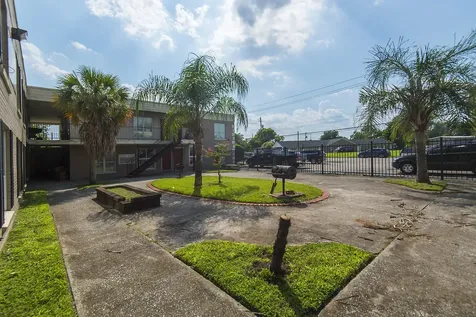 6810 Westover Street 14 Houston TX 77087