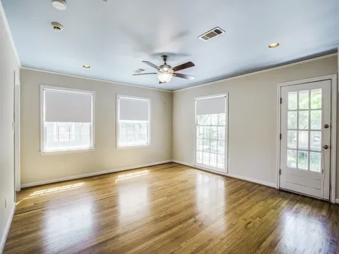2250 W Main Street Houston TX 77098
