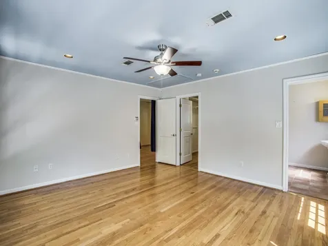 2250 W Main Street Houston TX 77098