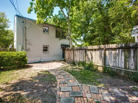 2250 W Main Street Houston TX 77098