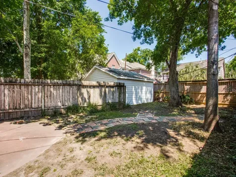 2250 W Main Street Houston TX 77098