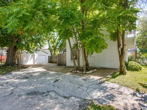 2250 W Main Street Houston TX 77098