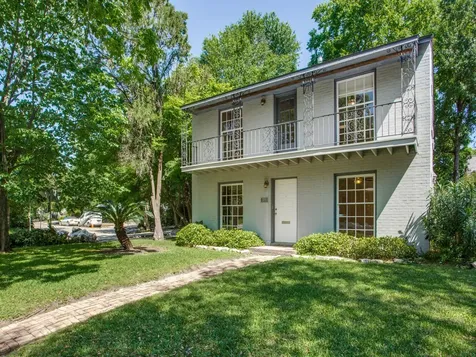 2250 W Main Street Houston TX 77098