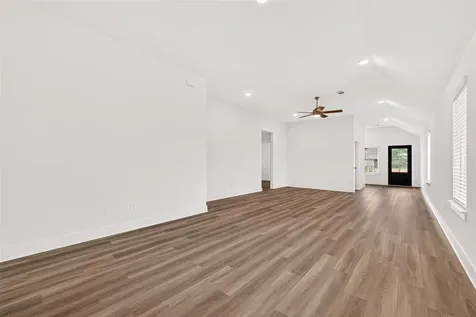 720 Autumn Cherry Trail Magnolia TX 77354