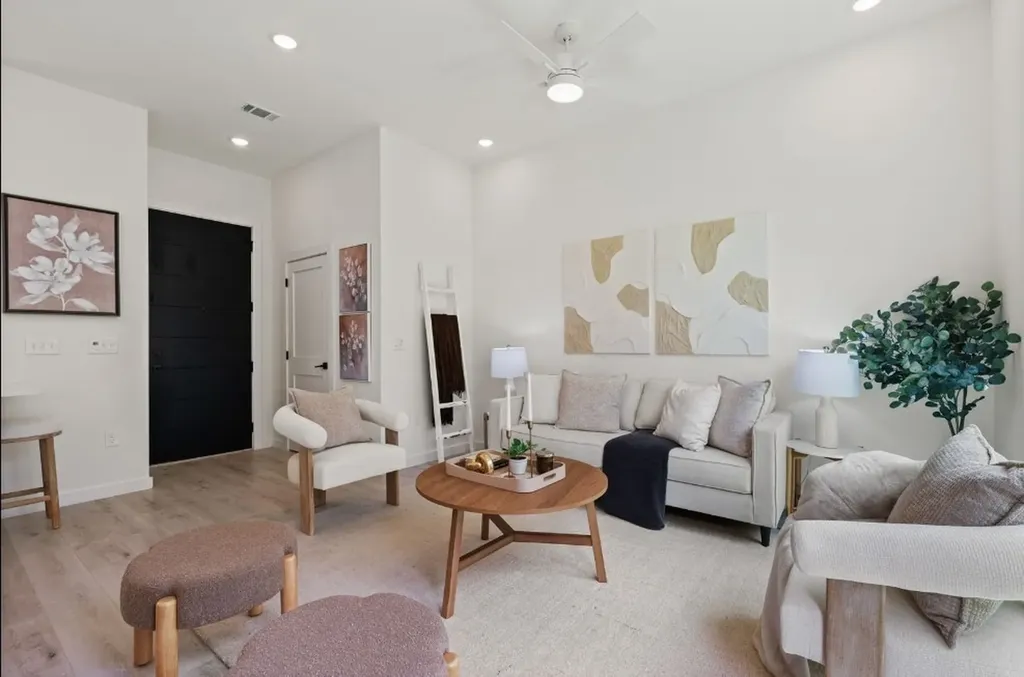 401 North Bluff 16101 Austin TX 78745