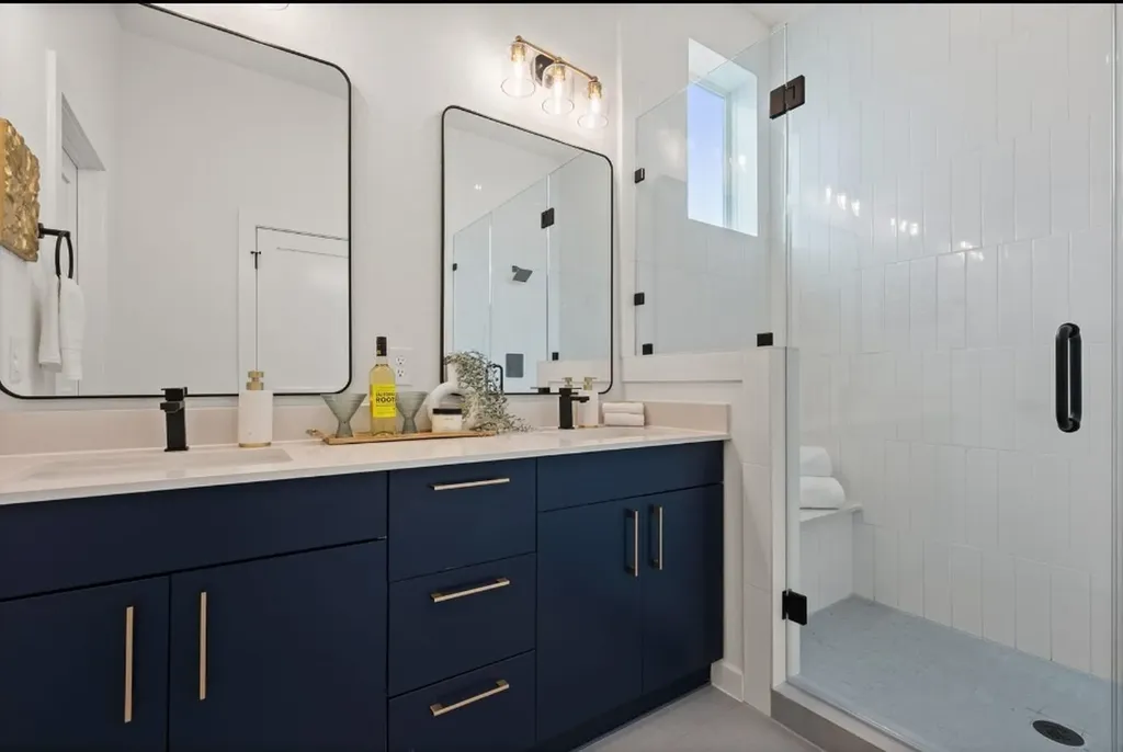 401 North Bluff 16101 Austin TX 78745