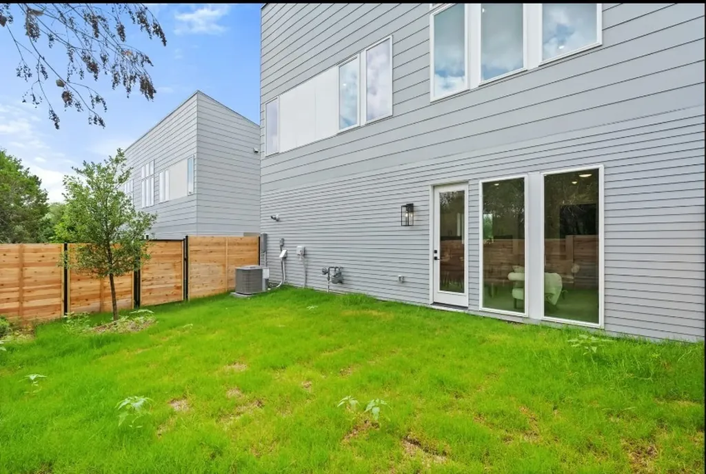 401 North Bluff 16101 Austin TX 78745