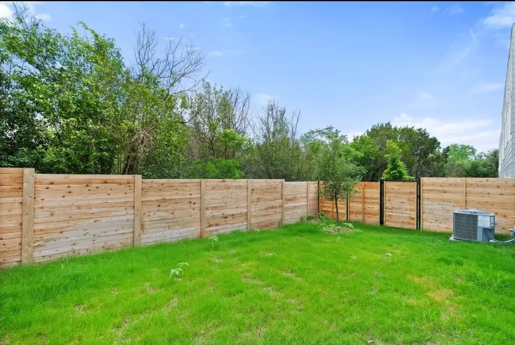 401 North Bluff 16101 Austin TX 78745