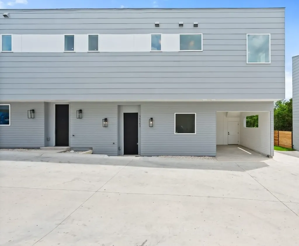 401 North Bluff 16101 Austin TX 78745