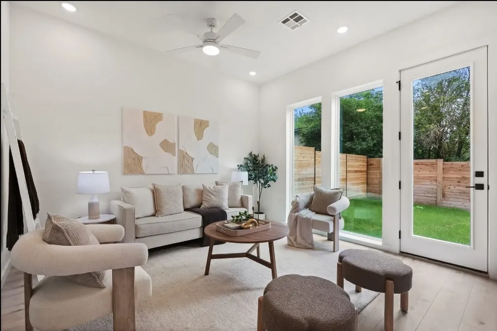 401 North Bluff 16101 Austin TX 78745